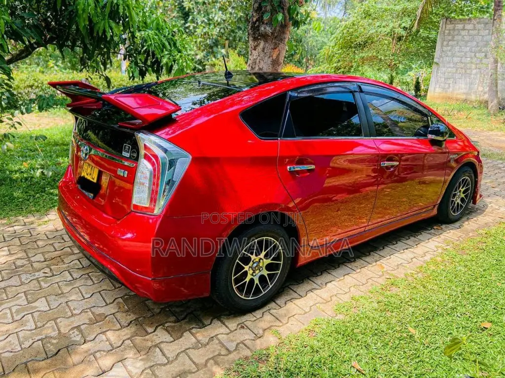 Toyota Prius 2014 Car (Used)