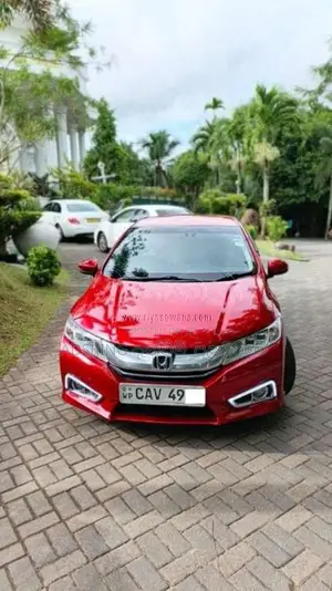 Honda Grace 2017 Car (Used)