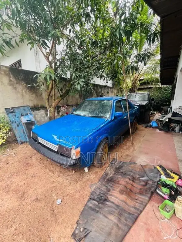 Subaru Subaru 2000 Car (Used)