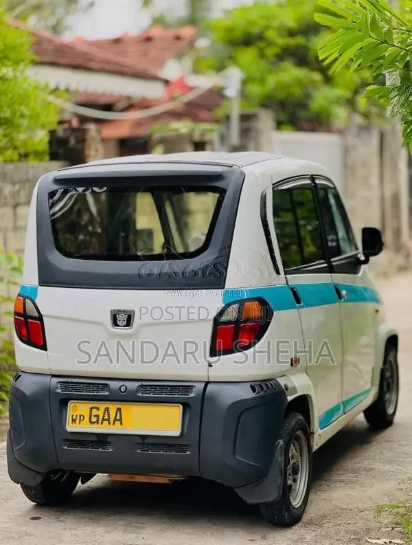 Bajaj Qute 2018 Car (Used)
