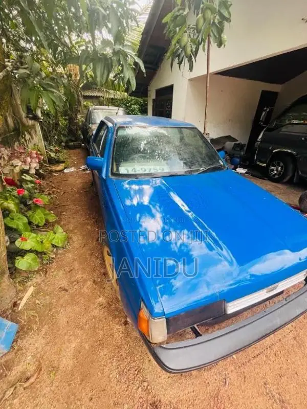 Subaru Subaru 2000 Car (Used)