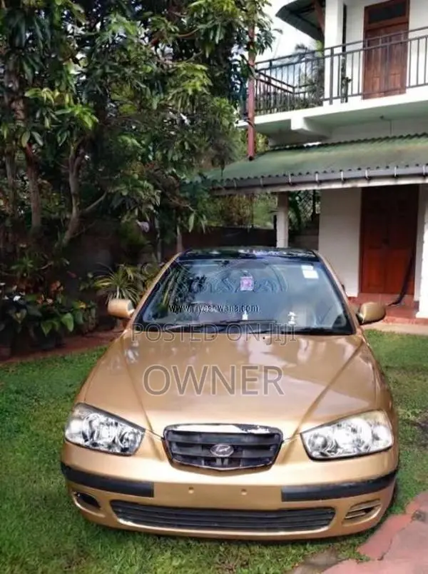 Hyundai Elantra 2000 Car (Used)