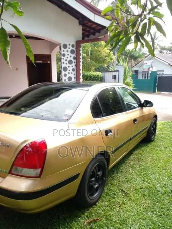 Hyundai Elantra 2000 Car (Used)