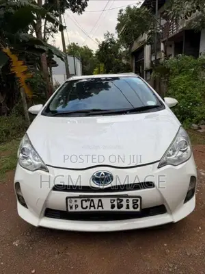 Toyota Aqua 2014 Car (Used)