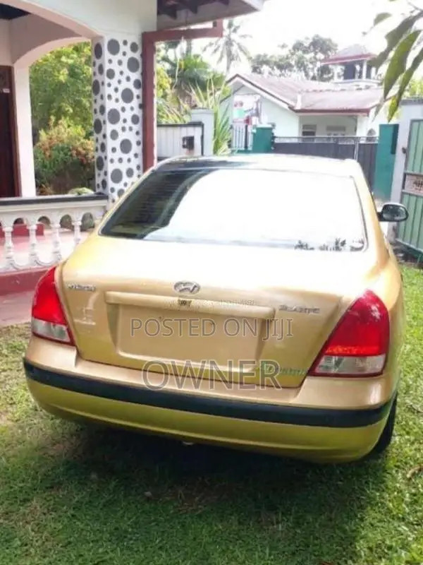 Hyundai Elantra 2000 Car (Used)