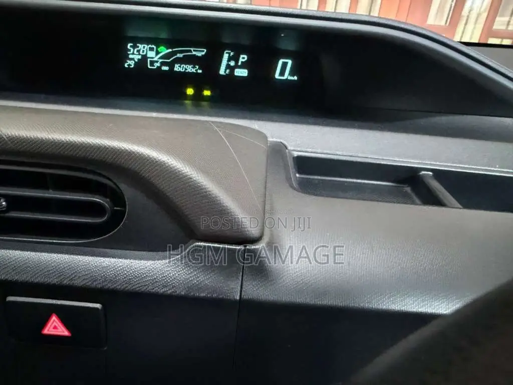 Toyota Aqua 2014 Car (Used)