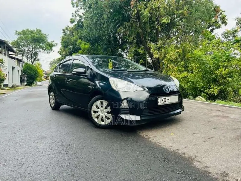 Toyota Aqua 2013 Car (Used)