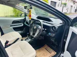 Toyota Aqua 2013 Car (Used)
