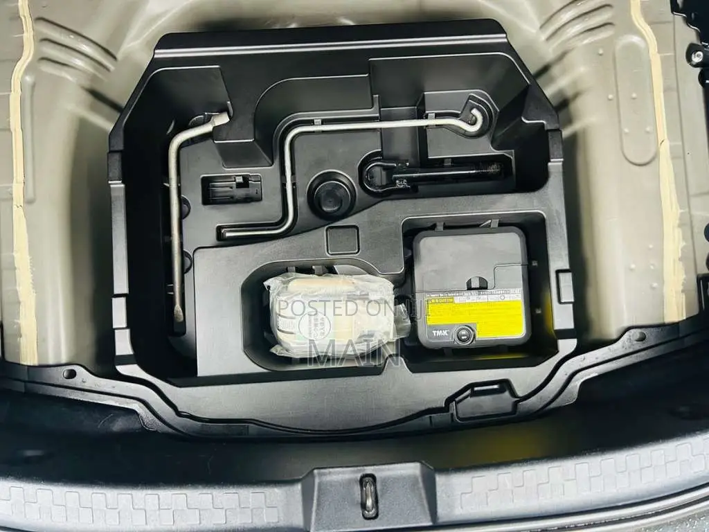 Toyota Aqua 2013 Car (Used)