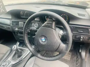BMW 318i 2010 Car (Used)