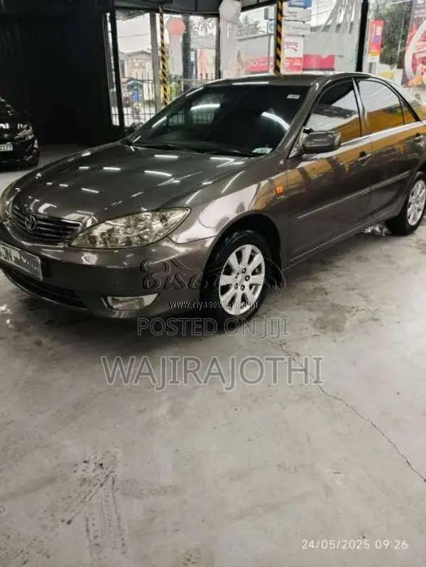 Toyota Camry 2004 Car (Used)