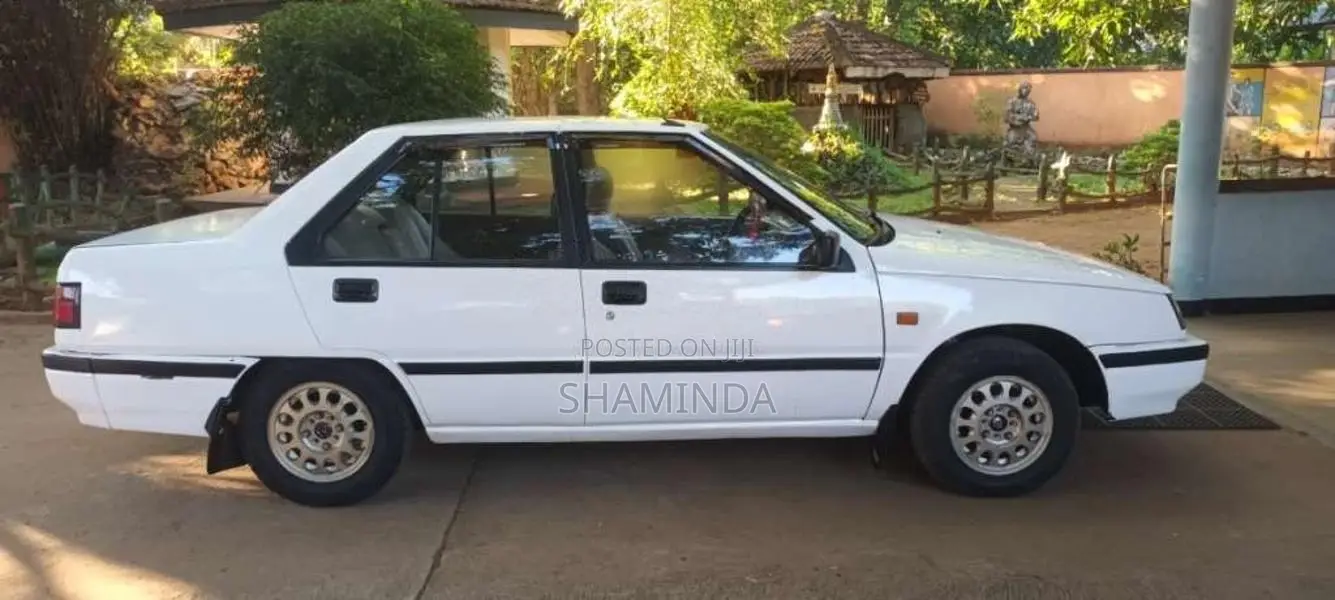 Mitsubishi C12 1987 Car (Used)