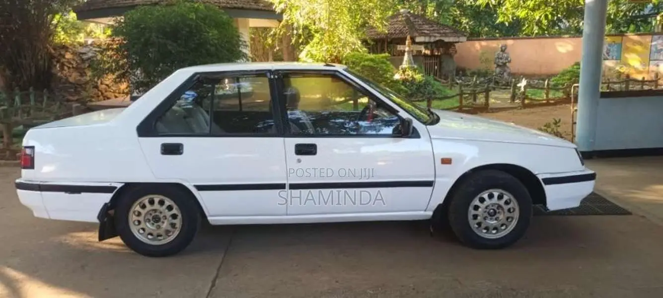 Mitsubishi C12 1987 Car (Used)