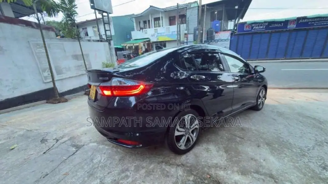 Honda Grace 2017 Car (Used)
