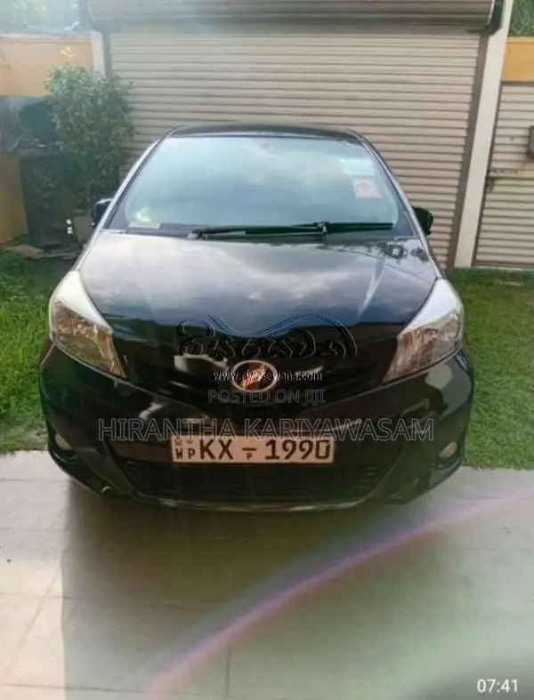 Toyota Vitz 2013 Car (Used)