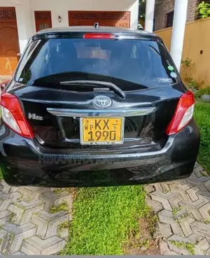Toyota Vitz 2013 Car (Used)