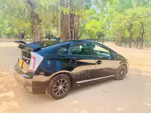 Toyota Prius 2012 Car (Used)