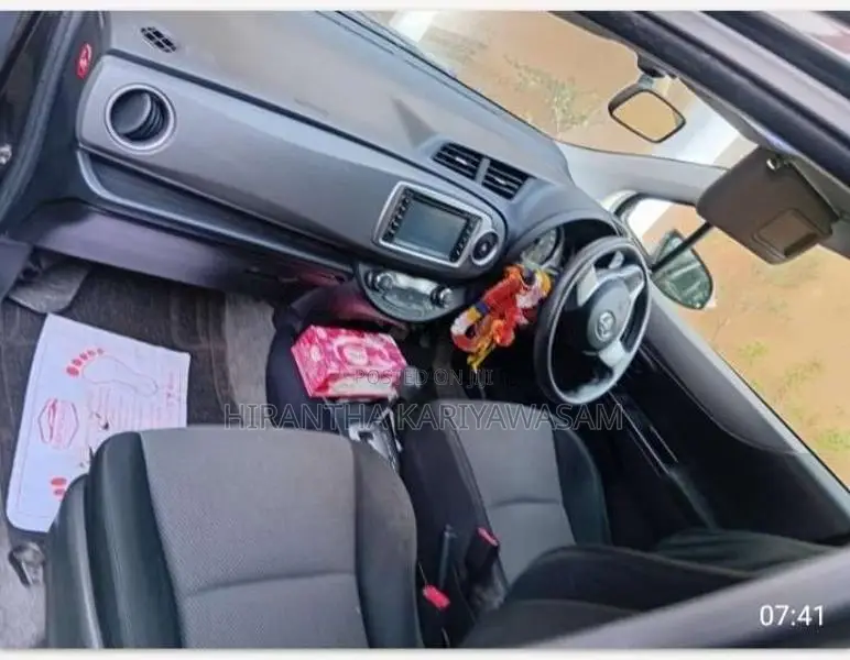 Toyota Vitz 2013 Car (Used)