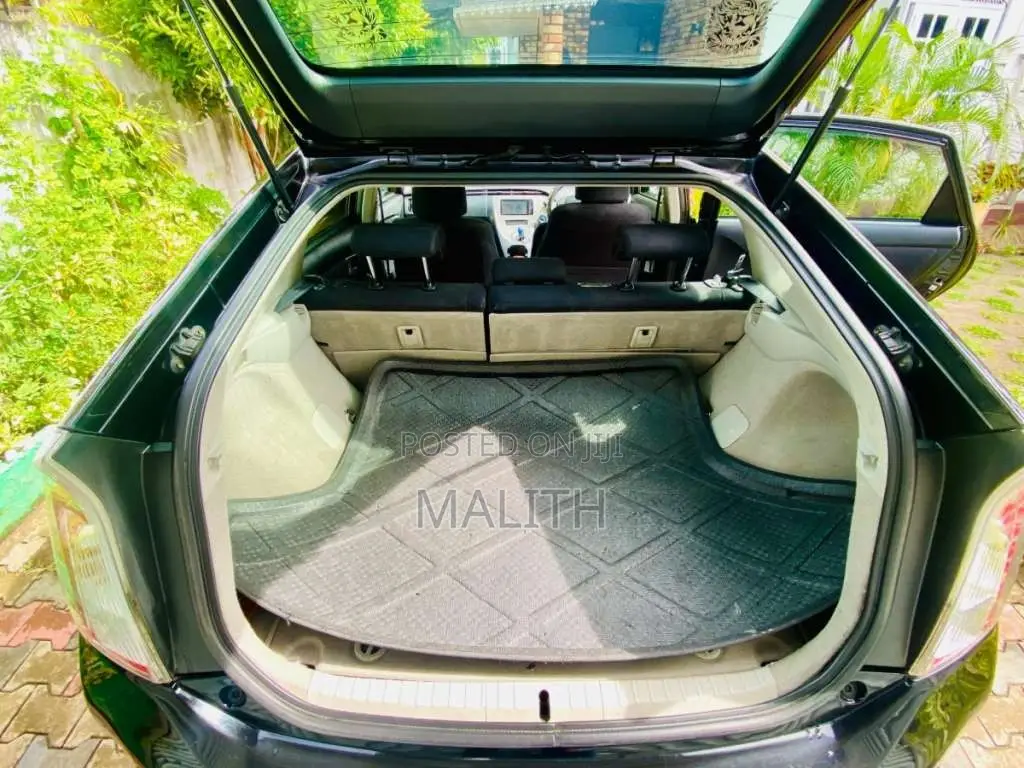 Toyota Prius 2012 Car (Used)
