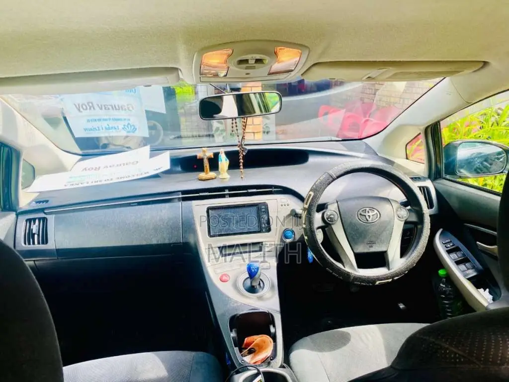 Toyota Prius 2012 Car (Used)