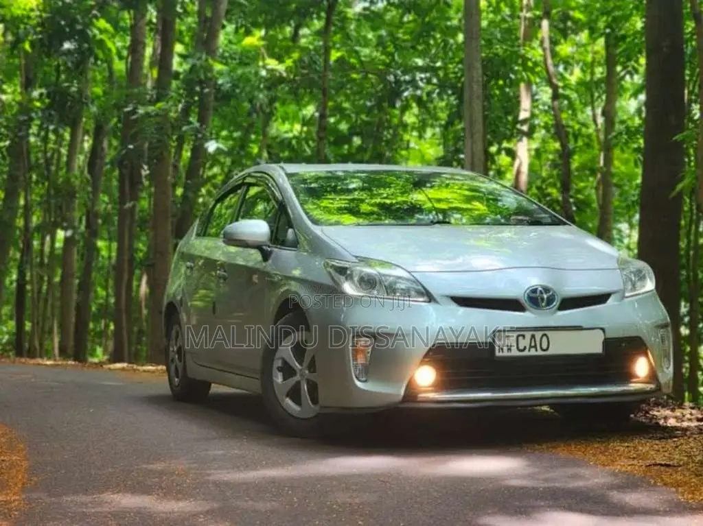 Toyota Prius 2013 Car (Used)