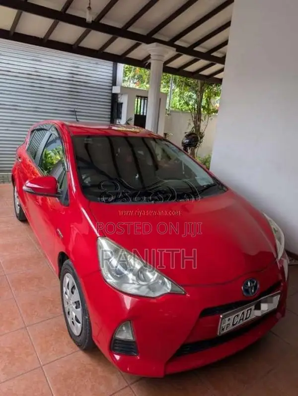 Toyota Aqua 2014 Car (Used)