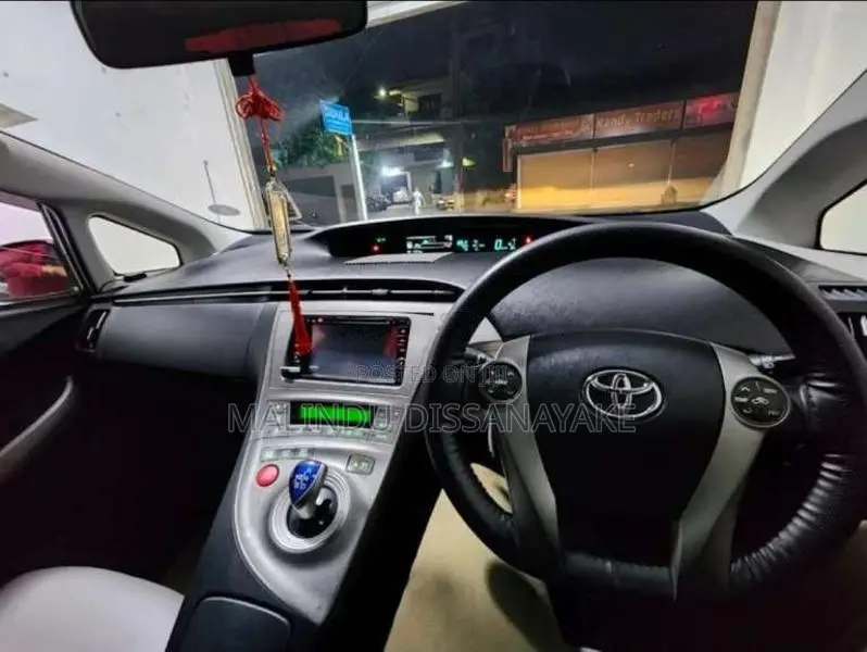 Toyota Prius 2013 Car (Used)