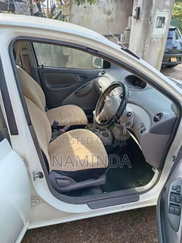 Toyota Platz 2000 Car (Used)