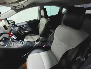 Toyota Prius 2013 Car (Used)