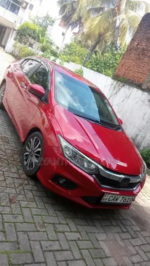 Honda Grace 2017 Car (Used)