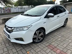 Honda Grace 2016 Car (Used)
