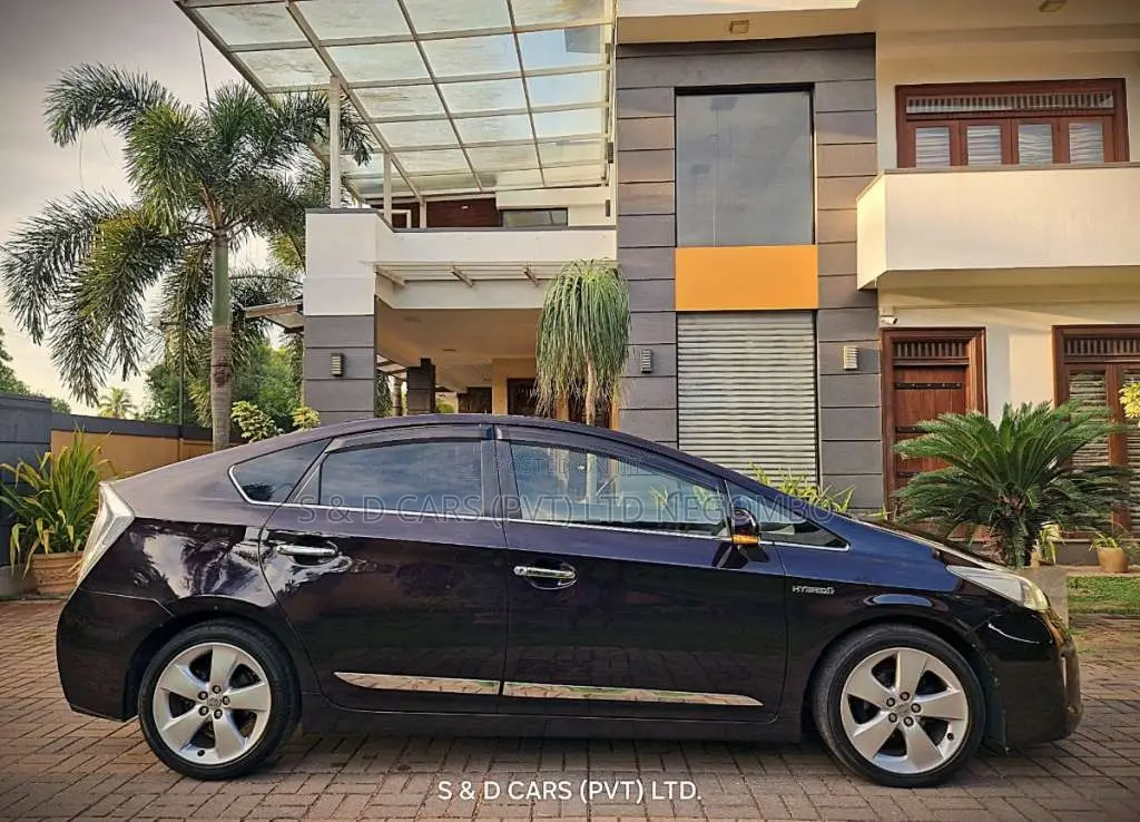 Toyota Prius S Touring 2013 Car (Used)