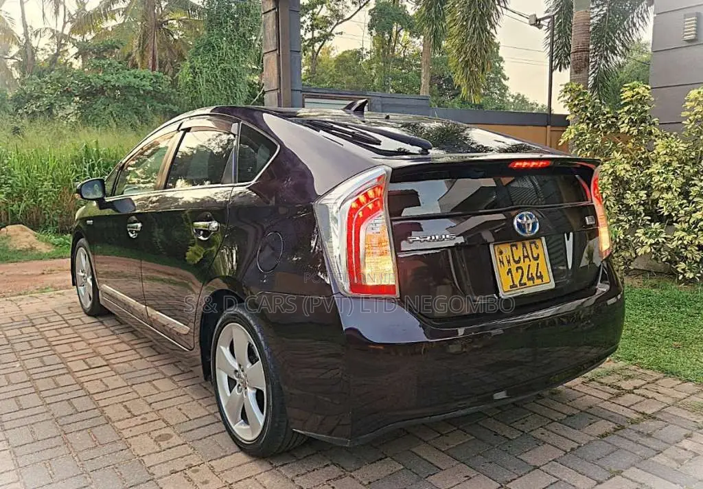 Toyota Prius S Touring 2013 Car (Used)