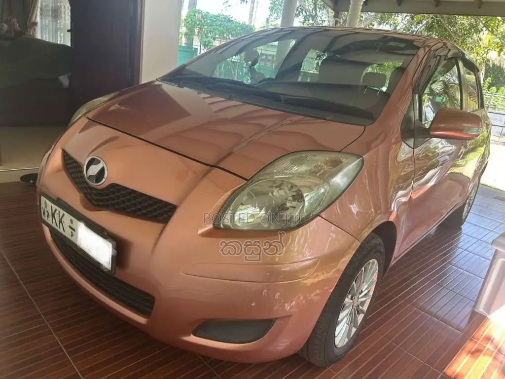 Toyota Vitz 2008 Car (Used)