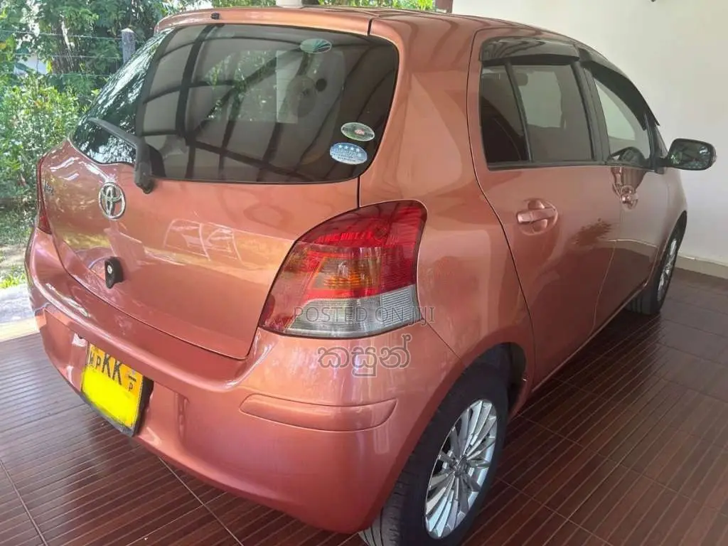 Toyota Vitz 2008 Car (Used)
