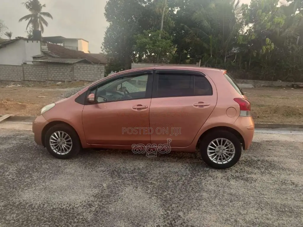 Toyota Vitz 2008 Car (Used)
