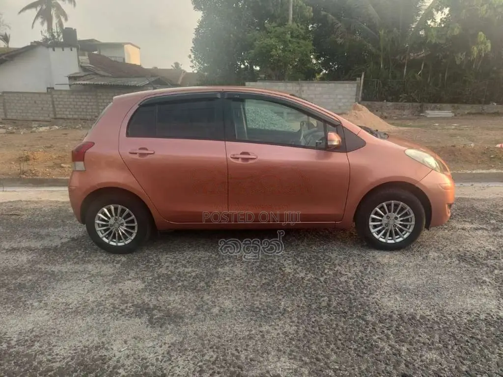 Toyota Vitz 2008 Car (Used)