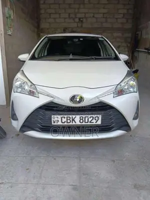 Toyota Vitz 2018 Car (Used)