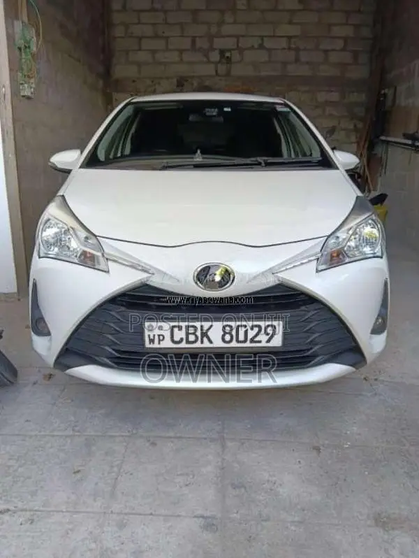 Toyota Vitz 2018 Car (Used)
