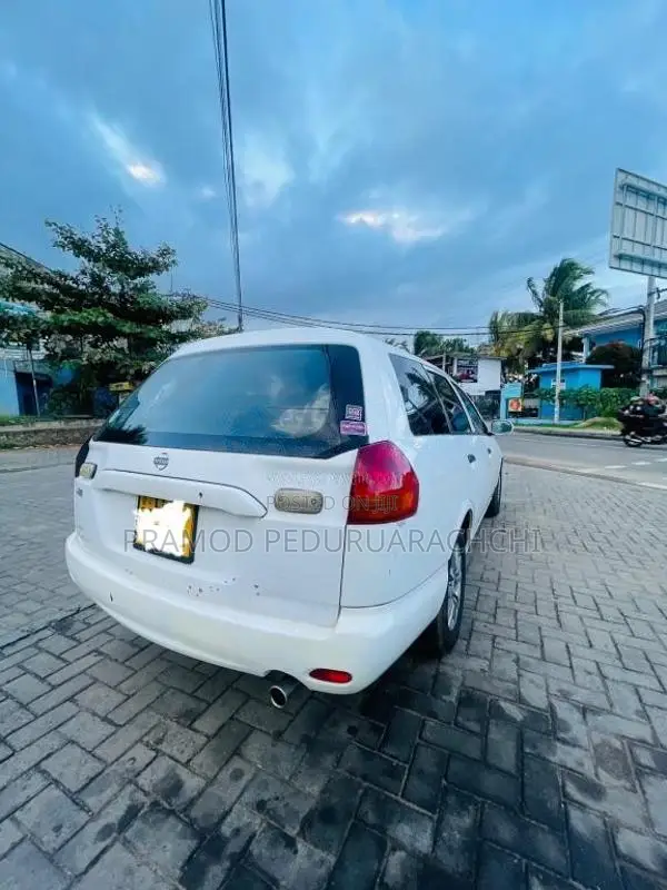 Nissan Sunny Y11 2000 Car (Used)
