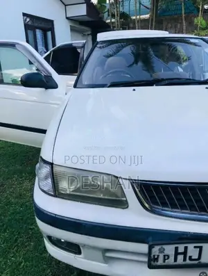 Nissan Sunny FB15 2000 Car (Used)