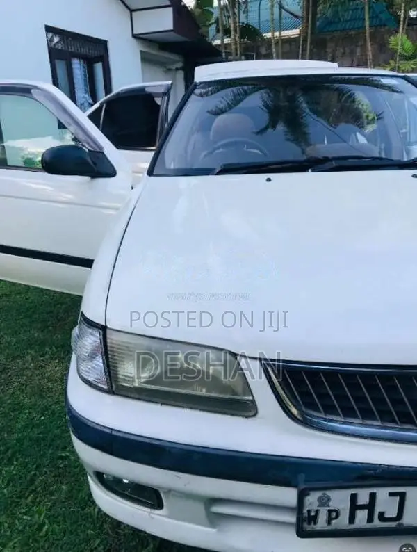 Nissan Sunny FB15 2000 Car (Used)