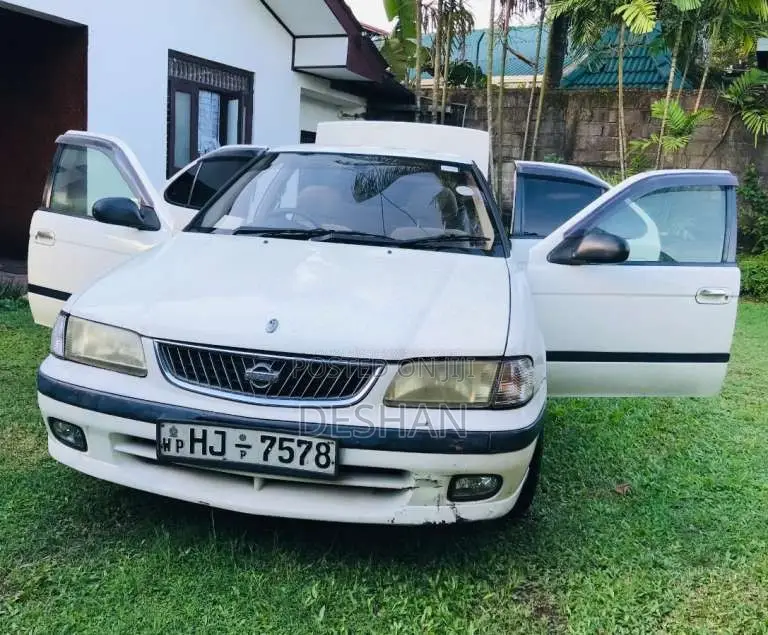 Nissan Sunny FB15 2000 Car (Used)