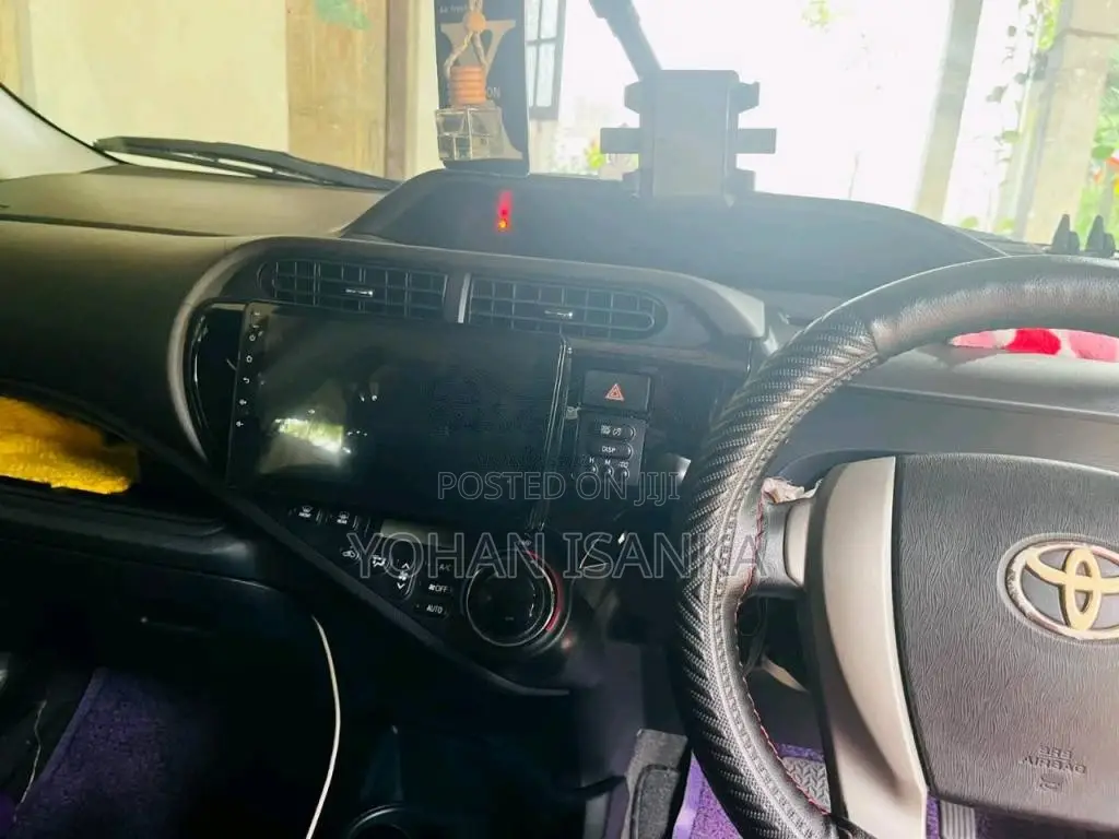 Toyota Aqua 2012 Car (Used)