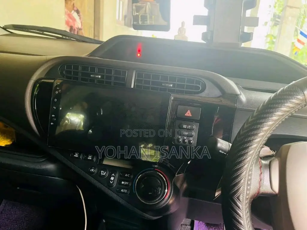 Toyota Aqua 2012 Car (Used)
