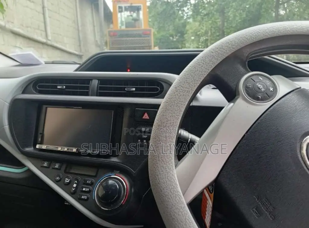 Toyota Aqua 2012 Car (Used)