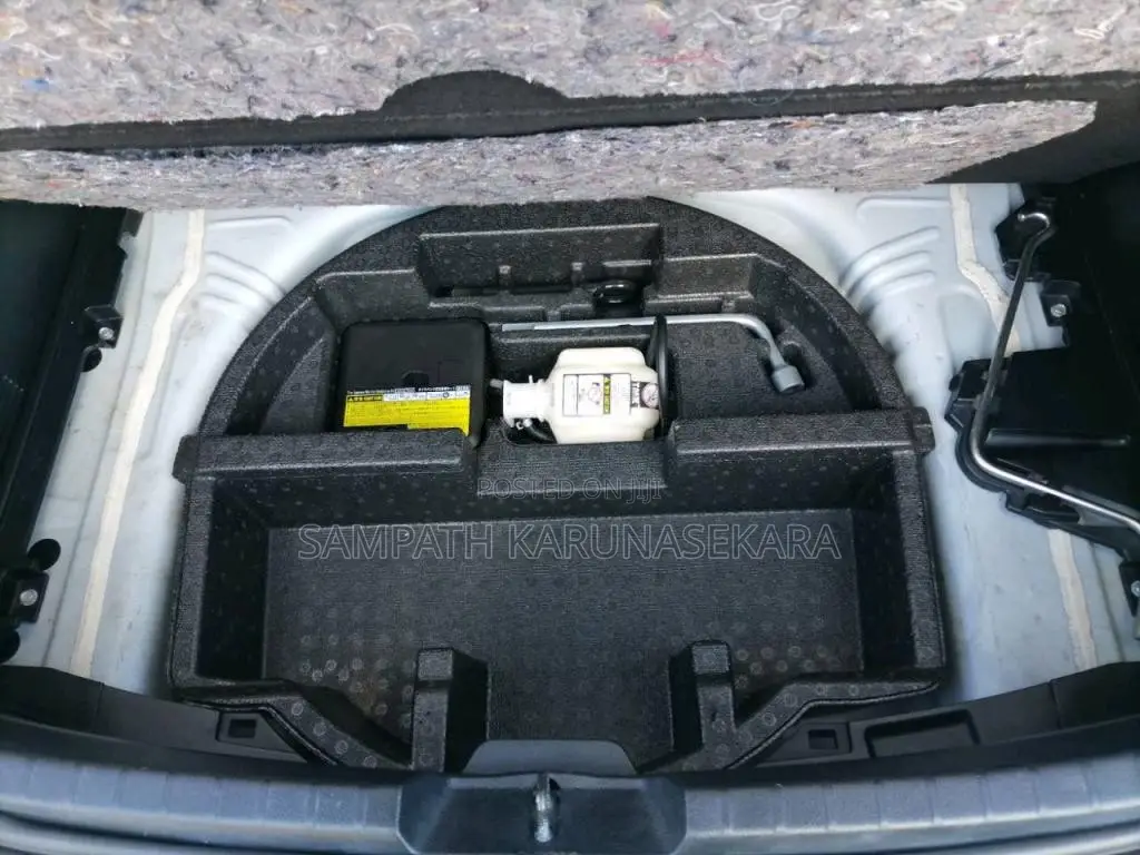 Toyota Vitz 2018 Car (Used)