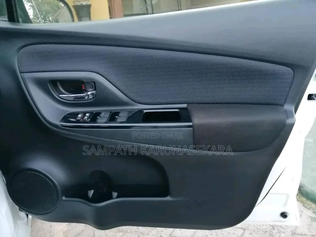 Toyota Vitz 2018 Car (Used)