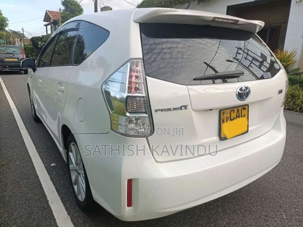 Toyota Prius 2012 Car (Used)