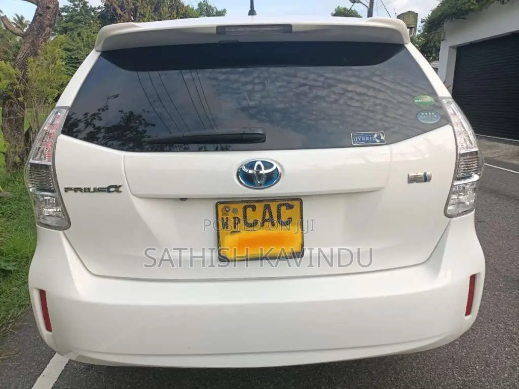 Toyota Prius 2012 Car (Used)